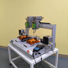 Equipamento de chave de fenda de alta precisão de alta precisão com mecanismo de alimentação de parafuso automático duplo e cabeças de motorista duplo para aplicações de fixação industrial em configurações de fábrica