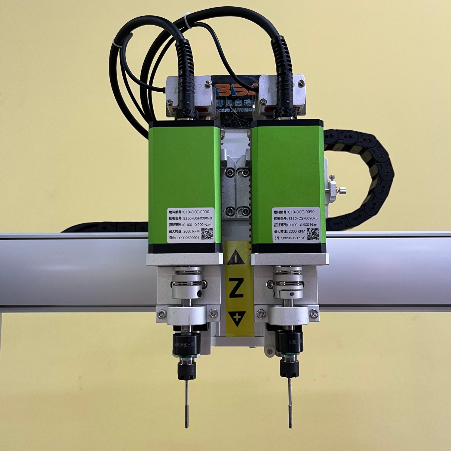 Sistema de acionamento de servo parafuso de mesa com feedback de torque e controle de torque para fabricação de eletrônicos