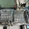 Máquina dispensadora totalmente automática de piso para revestimento isolante de PCB e envasamento de vedação de módulo de bateria de nova energia
