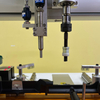 Sistema de montagem de inserção de rosca programável, máquina de montagem de inserção de rosca de alimentação automática, máquina de montagem de inserção de rosca com controle de pressão